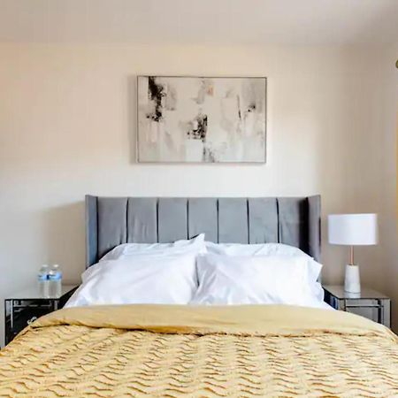 Stunning Private Room In A Home - Bathroom & Parking! Salford  Dış mekan fotoğraf
