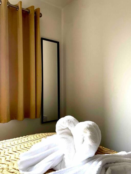 Stunning Private Room In A Home - Bathroom & Parking! Salford  Dış mekan fotoğraf