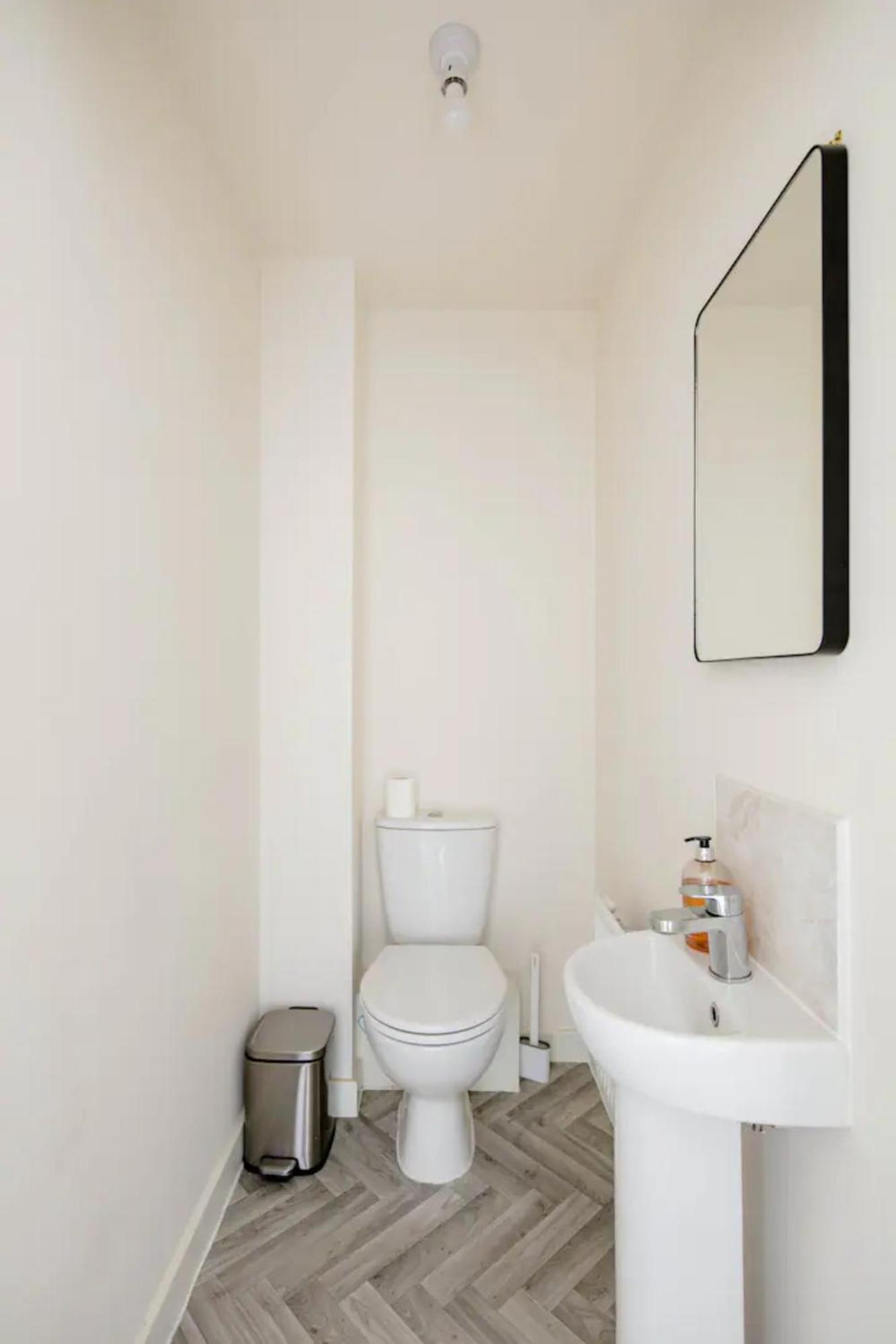 Stunning Private Room In A Home - Bathroom & Parking! Salford  Dış mekan fotoğraf