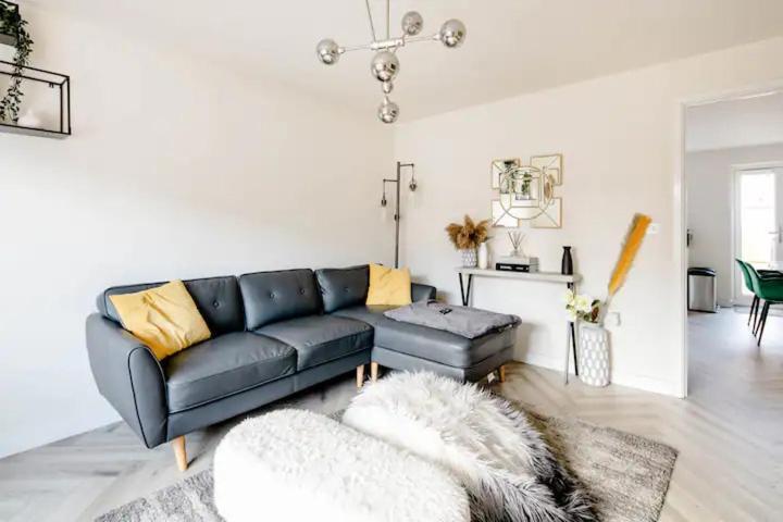 Stunning Private Room In A Home - Bathroom & Parking! Salford  Dış mekan fotoğraf